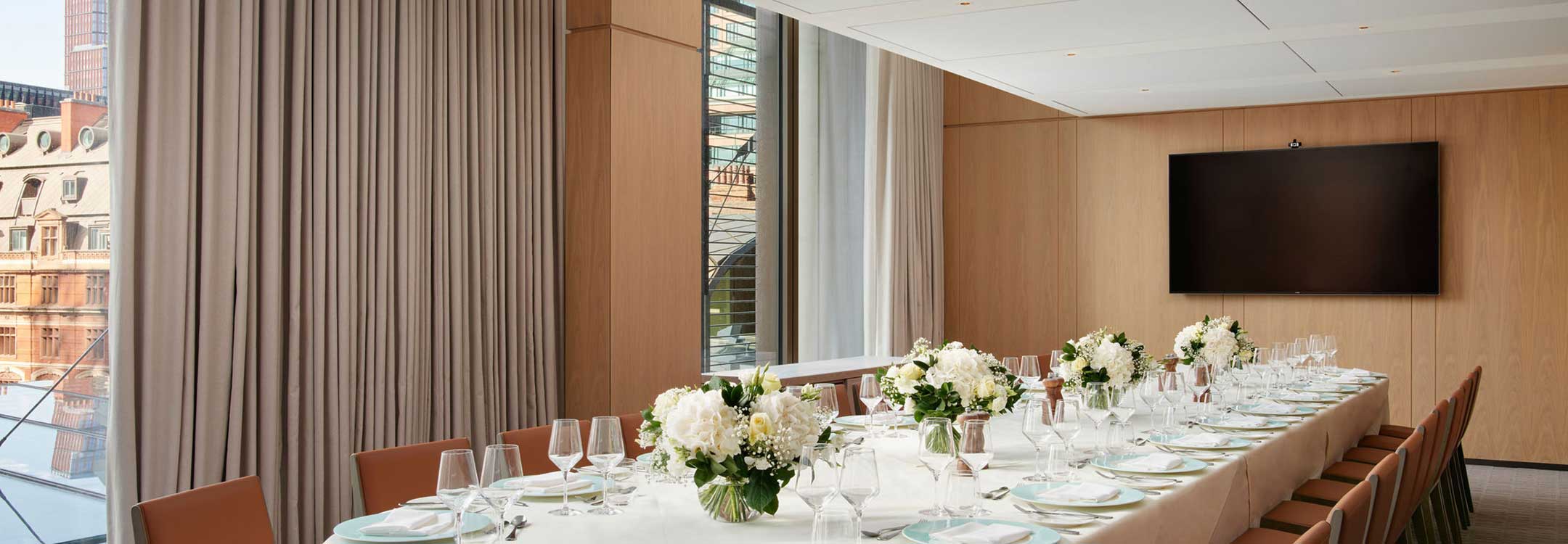 Pan Pacific, Four Swans