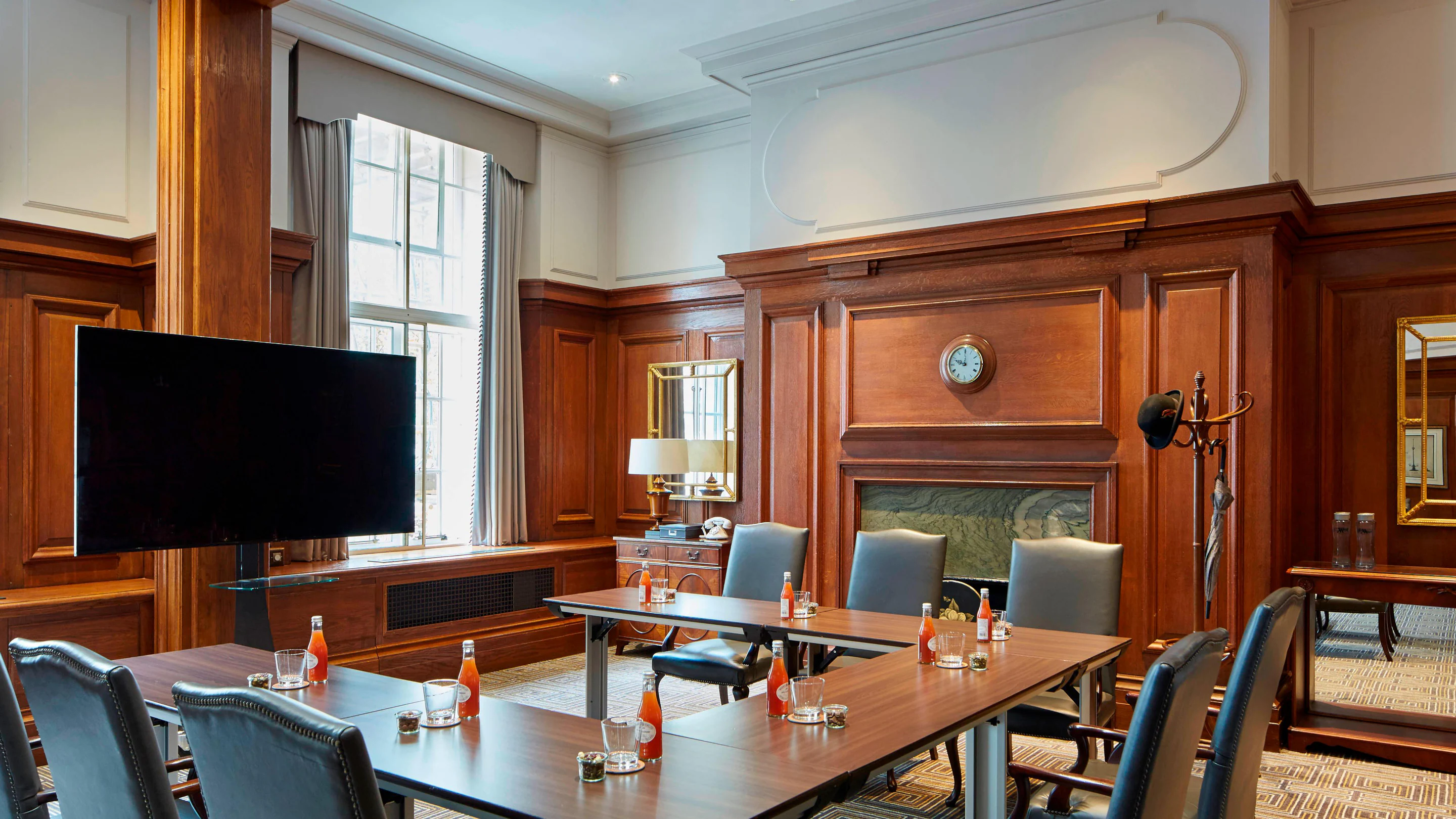 London Marriott County Hall, Ralph Knott Room