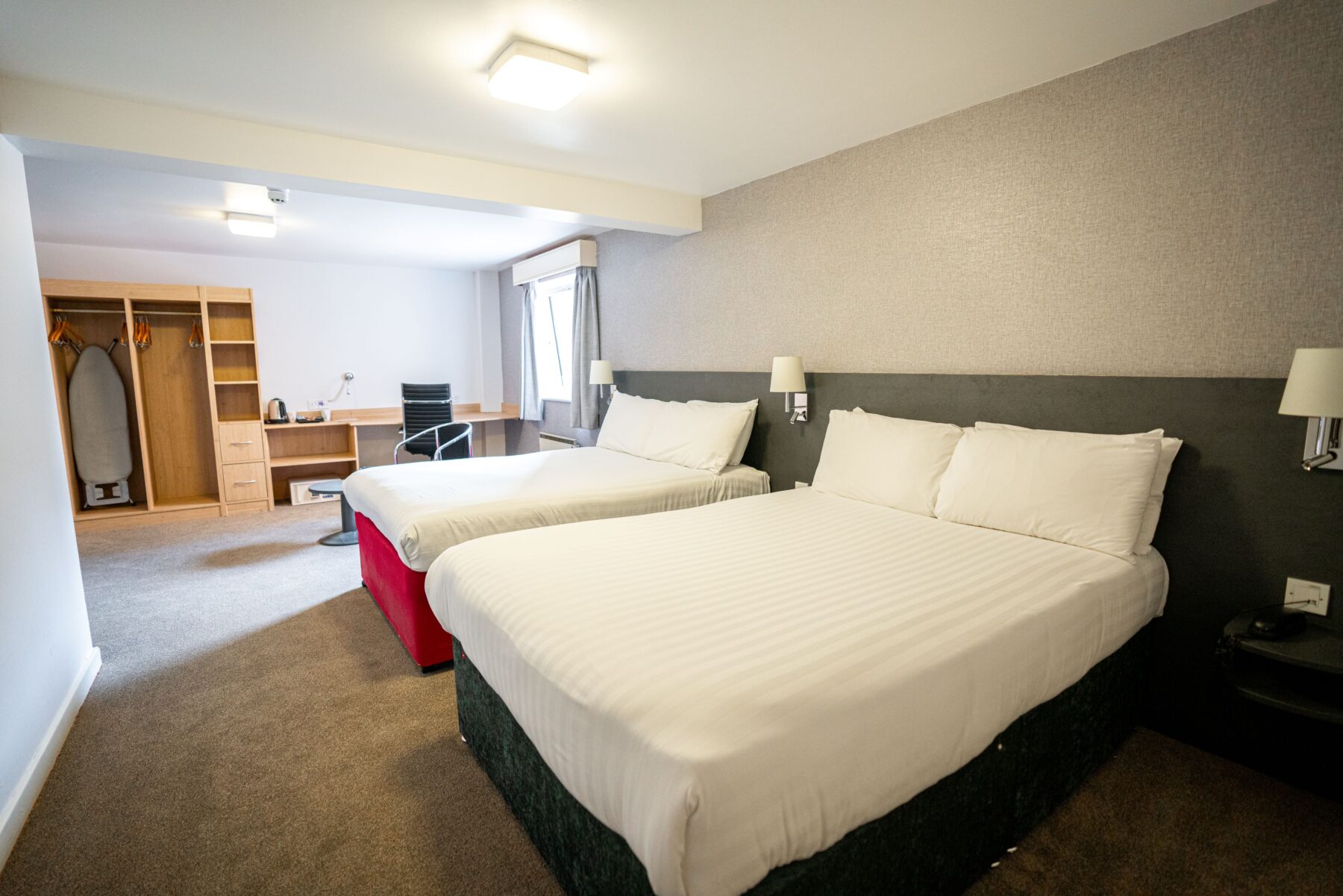 Pendulum Hotel