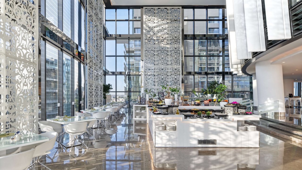 Amman Rotana, Dining / restaurant