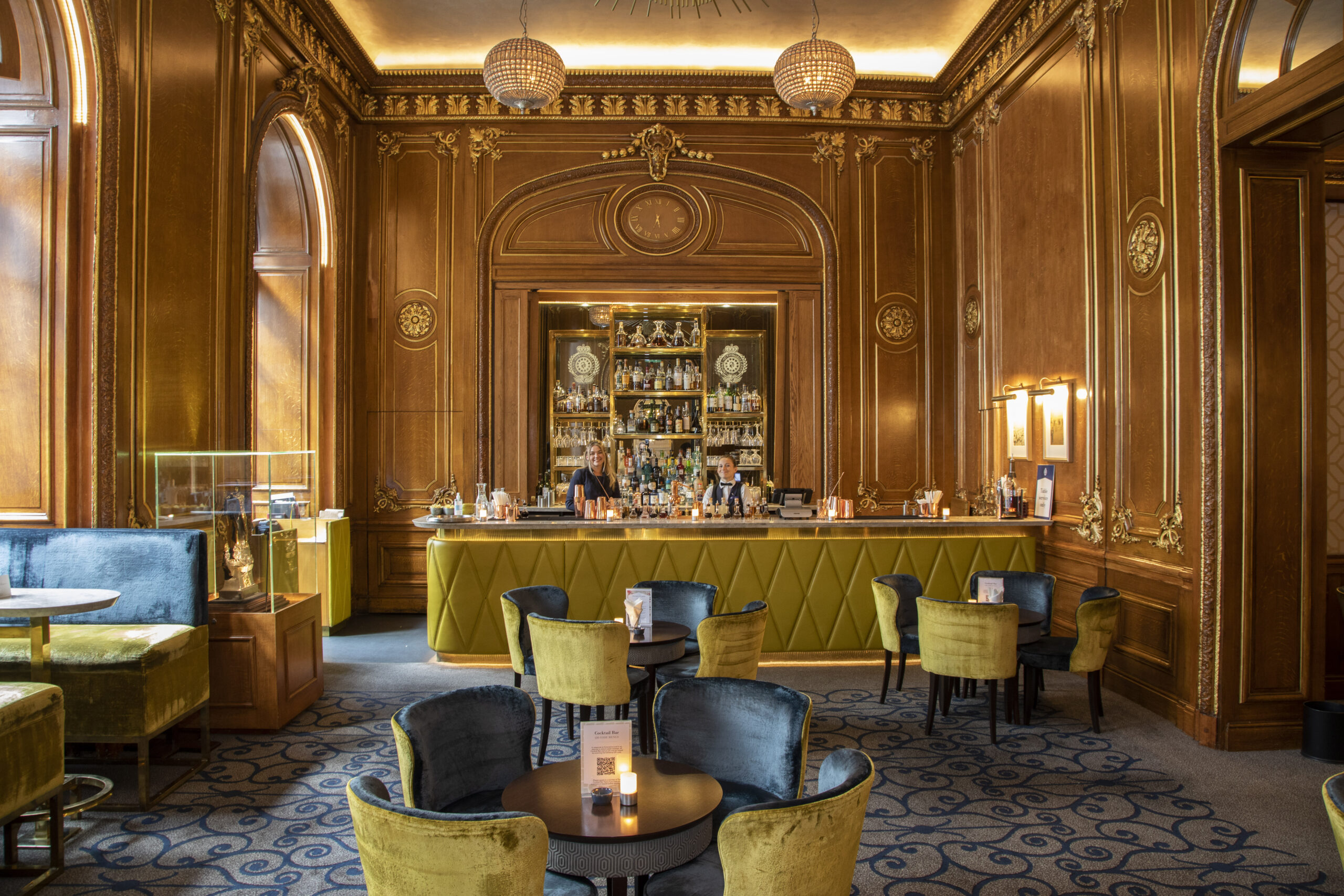 Royal Automobile Club, Bar