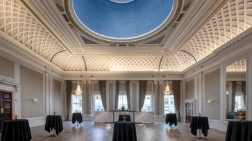De Vere Grand Connaught Rooms, Crown · Meeting room