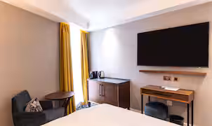 100 Queen's Gate Hotel London