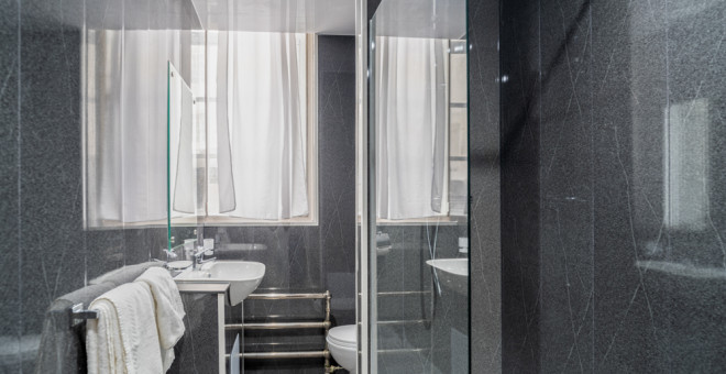 Adelphi Hotel