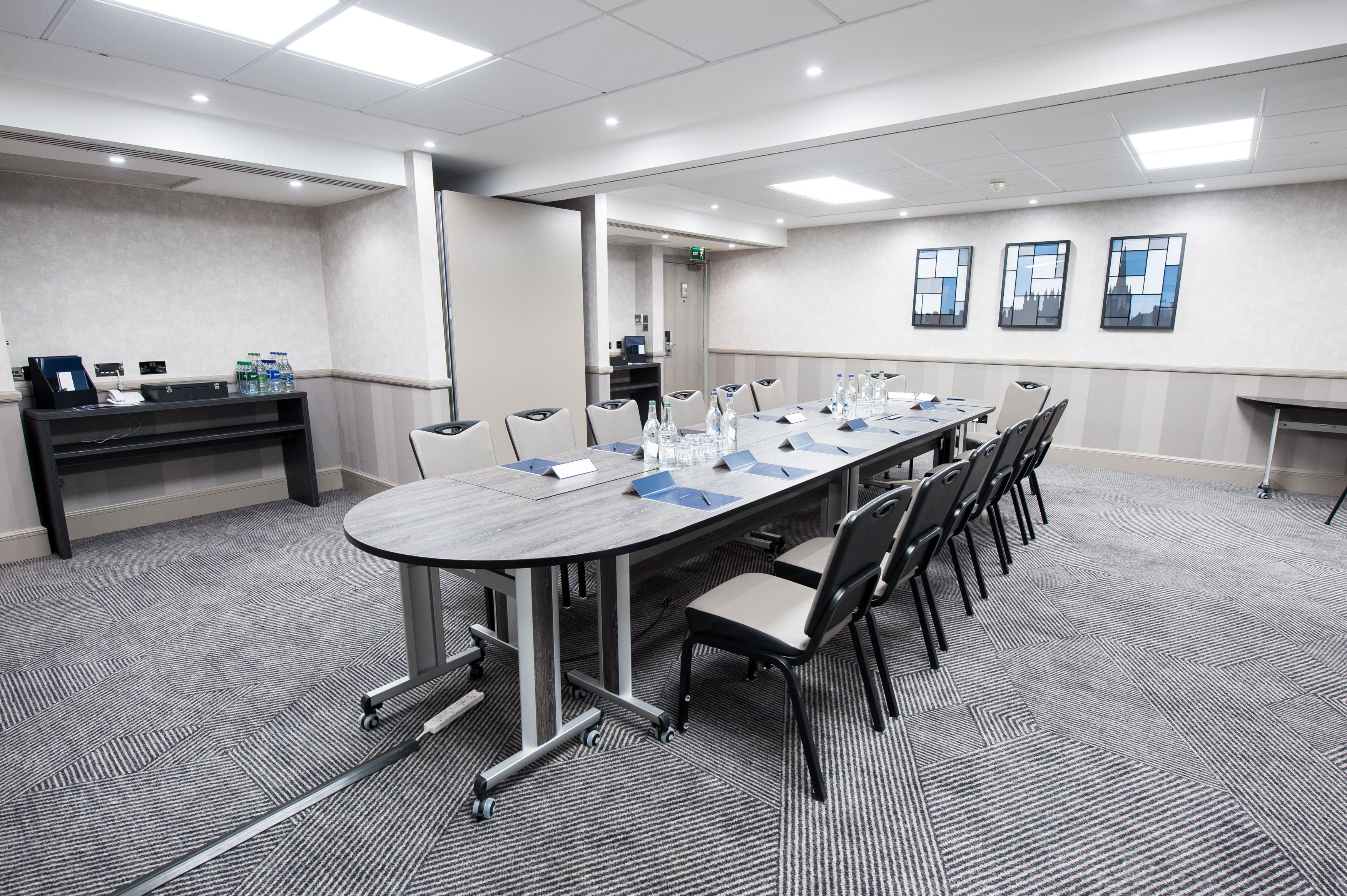 DoubleTree by Hilton Edinburgh Airport