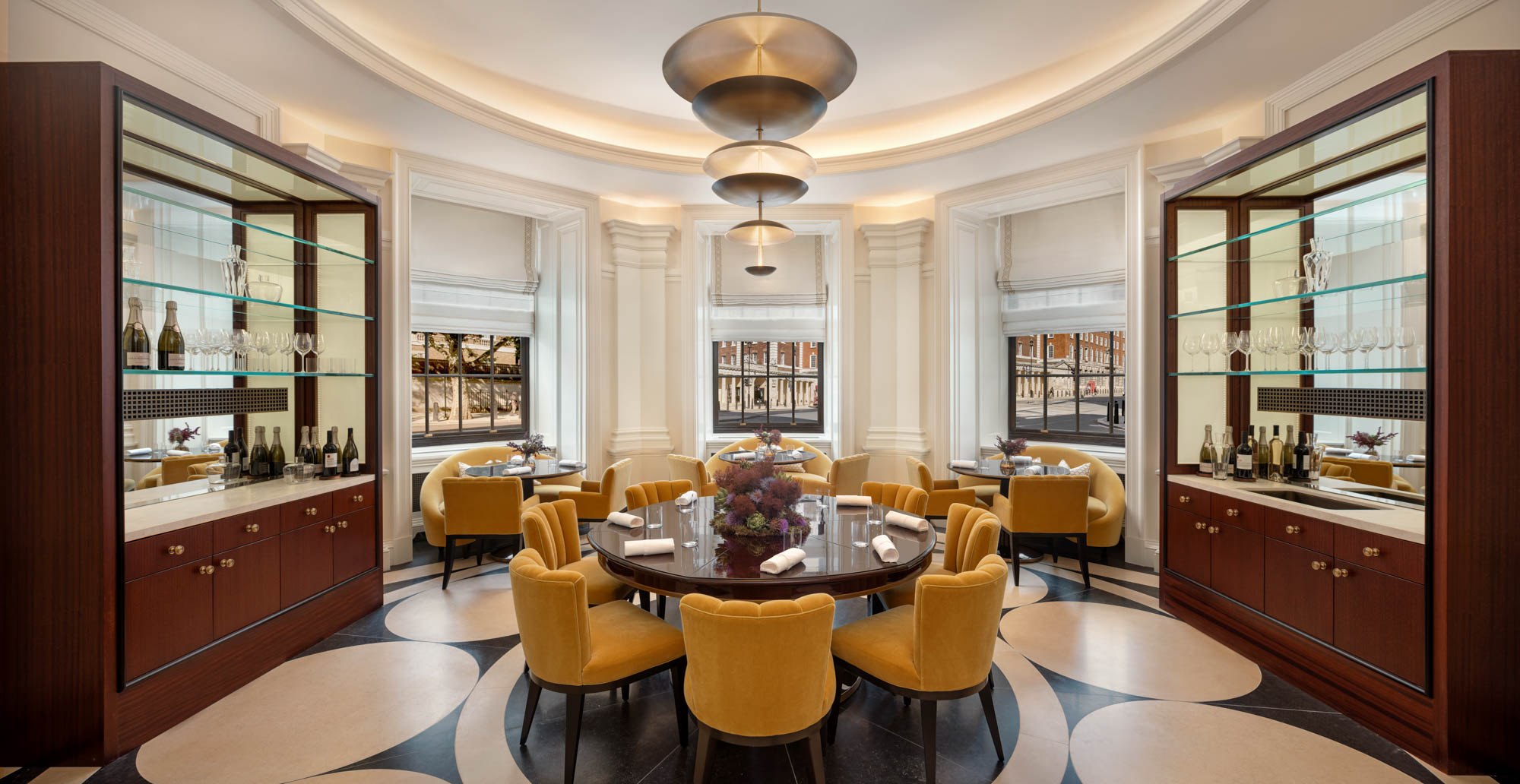 Raffles at the OWO, Dining / restaurant