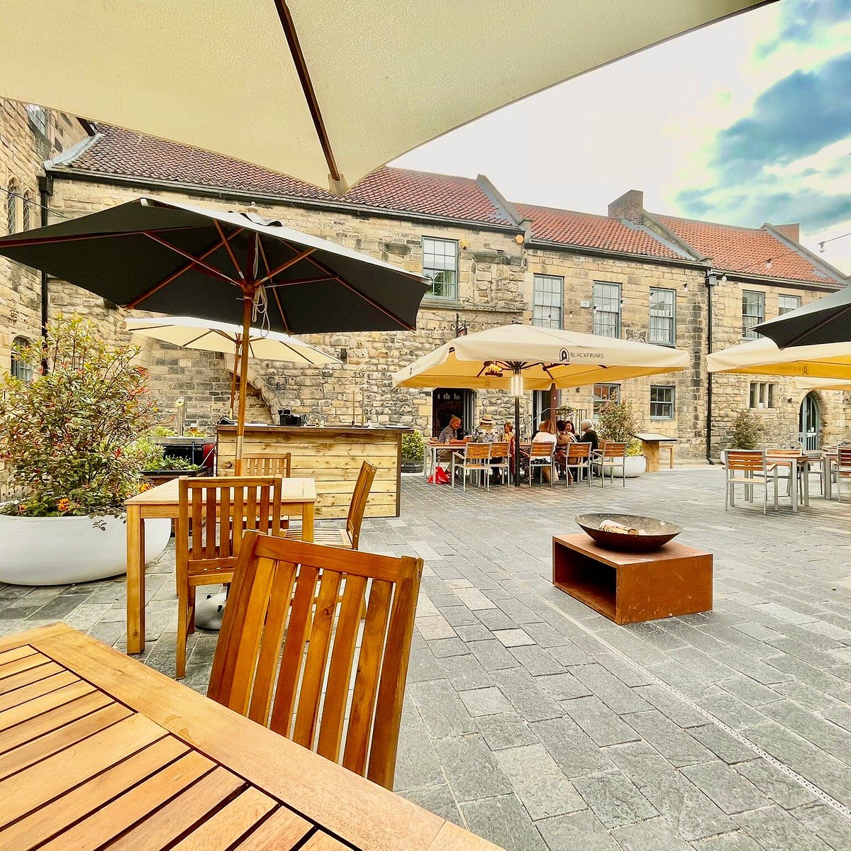 Blackfriars Restaurant, Grounds / outdoor space