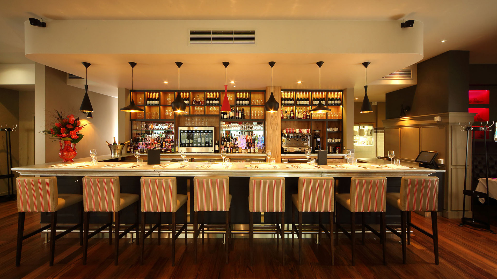 21 Newcastle, Bar