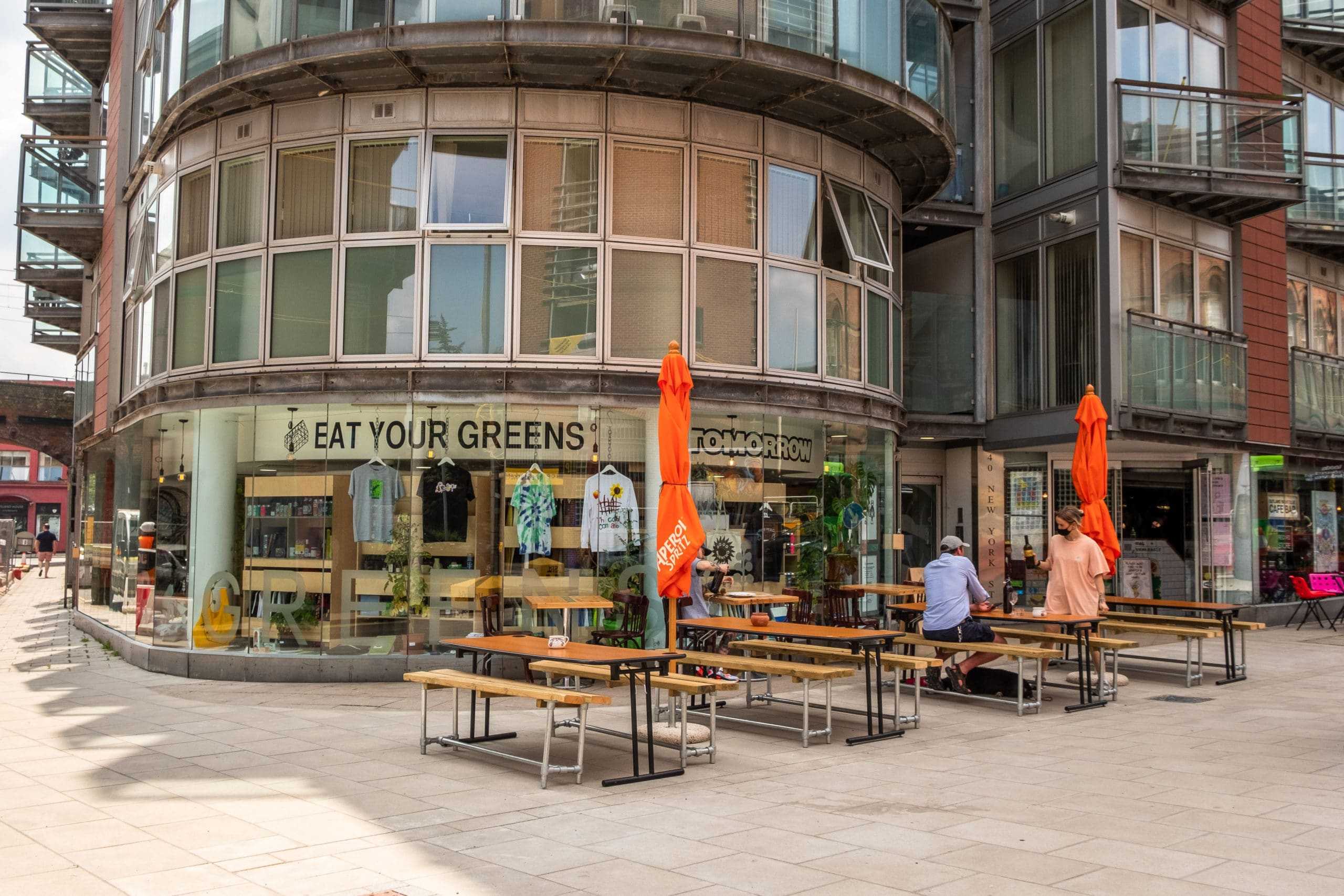 Eat your Greens, Exterior