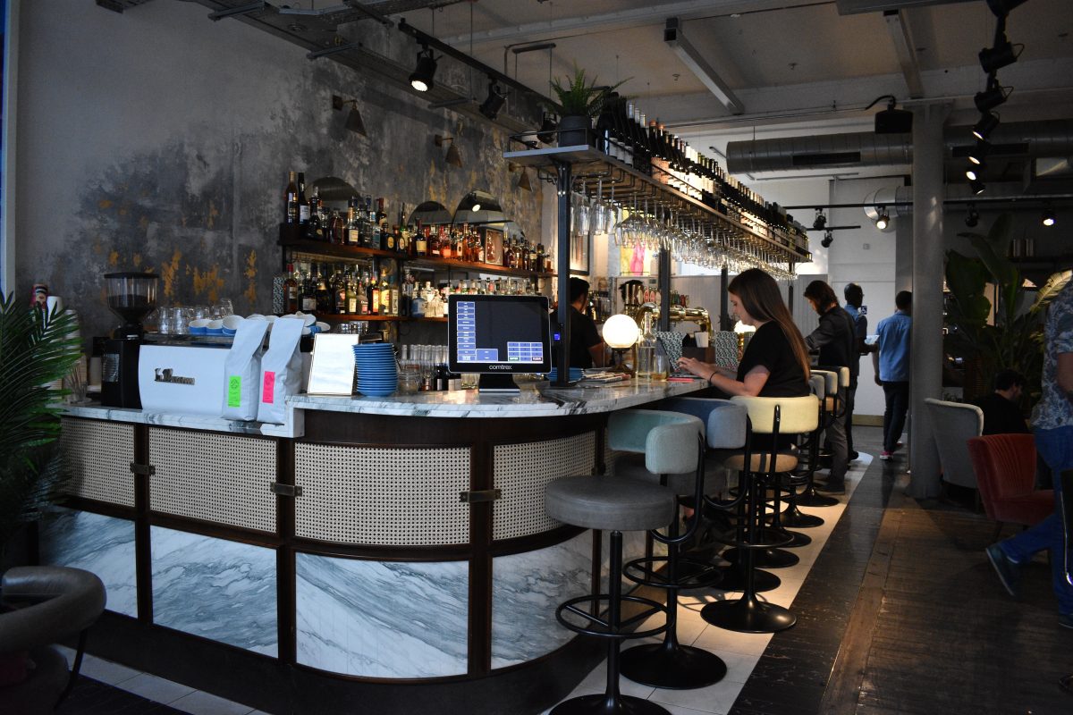 Scarlett Green, Bar
