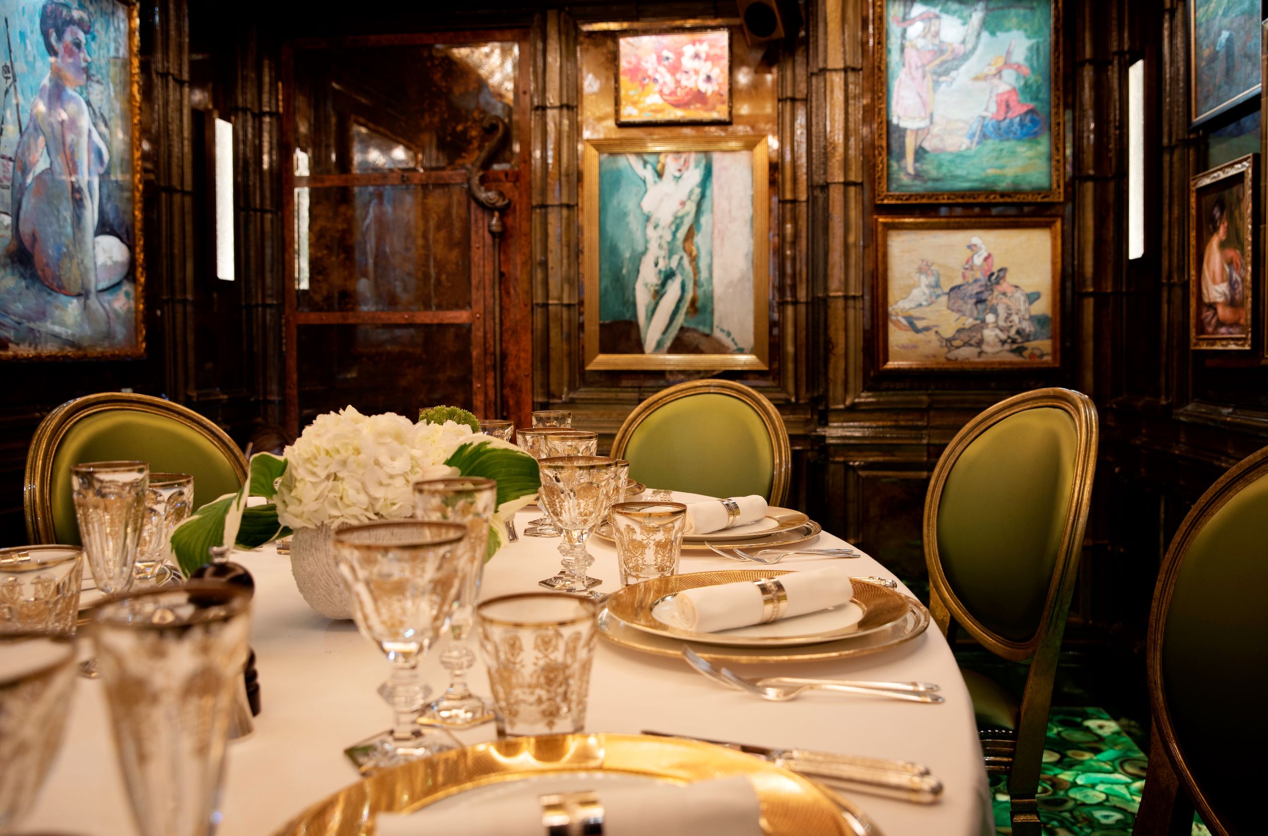 Scott's, The Renoir Room · Dining / restaurant