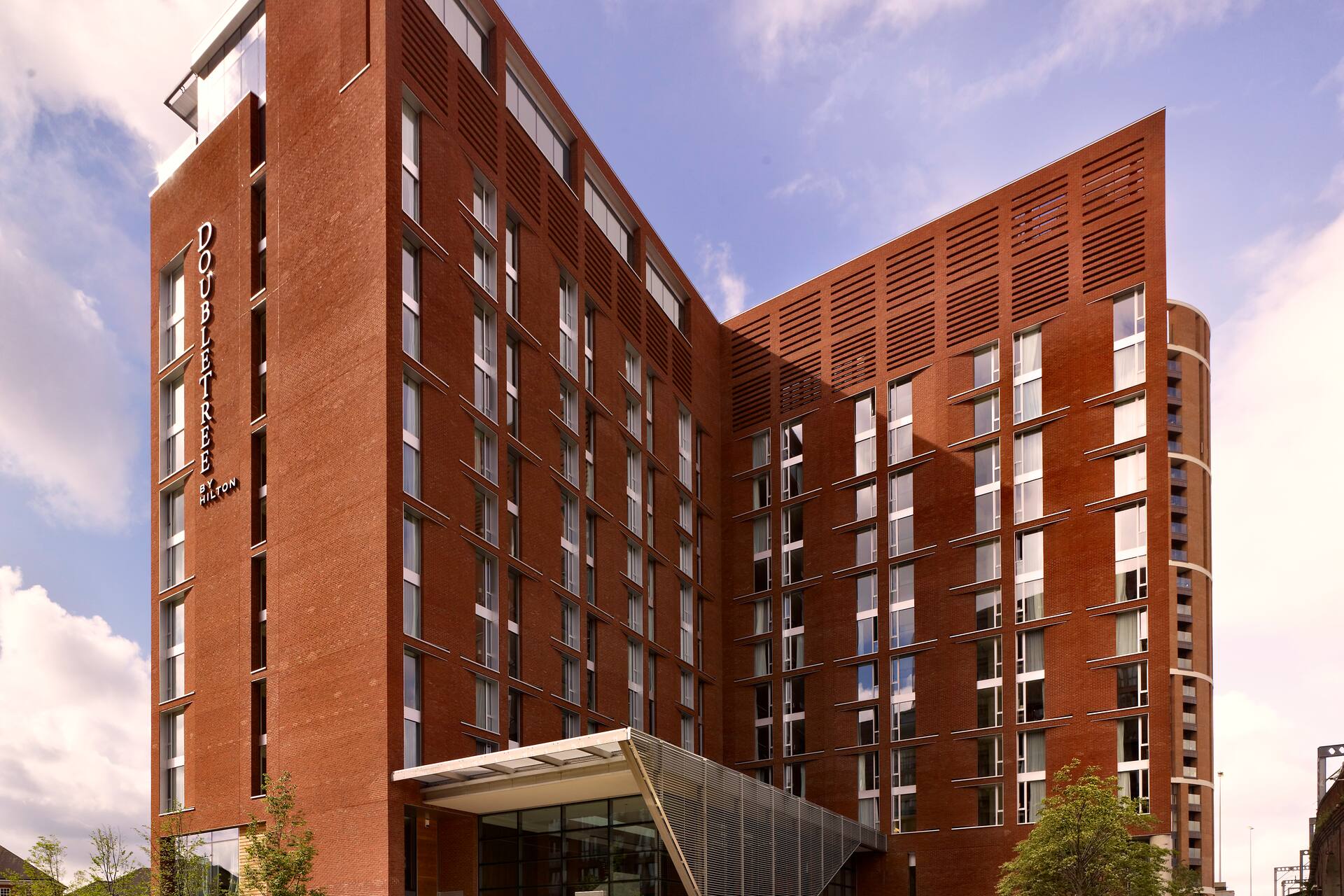 DoubleTree by Hilton Leeds City Centre, Exterior