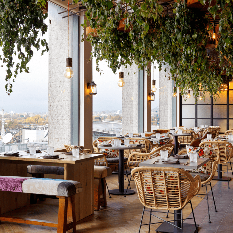 Treehouse Hotel London, Madera · Dining / restaurant