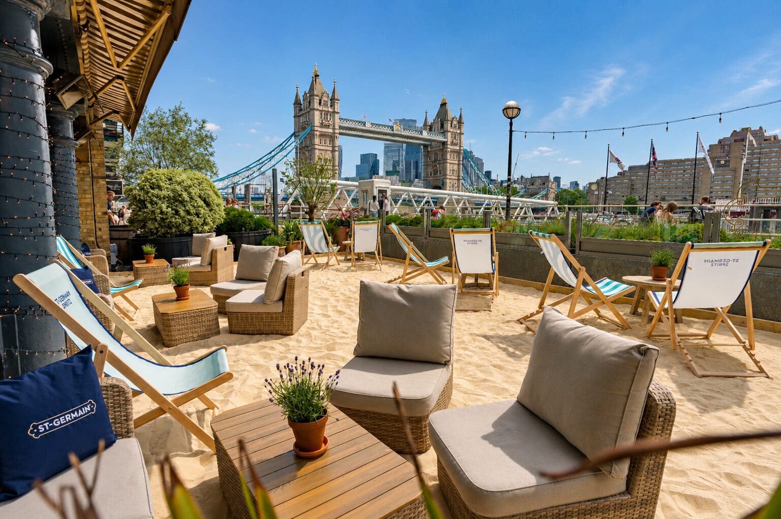 Le Pont de la Tour, Riverside Terrace