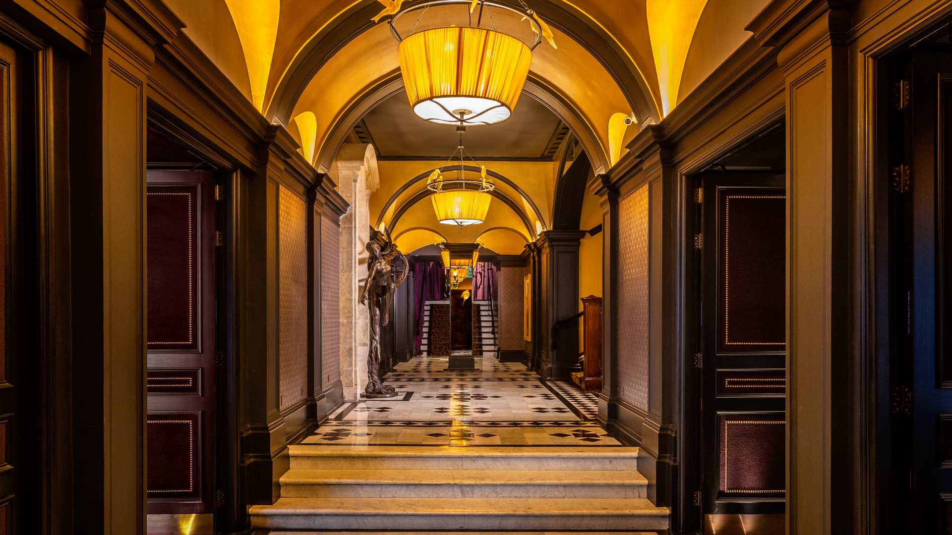L'oscar London, Reception / foyer