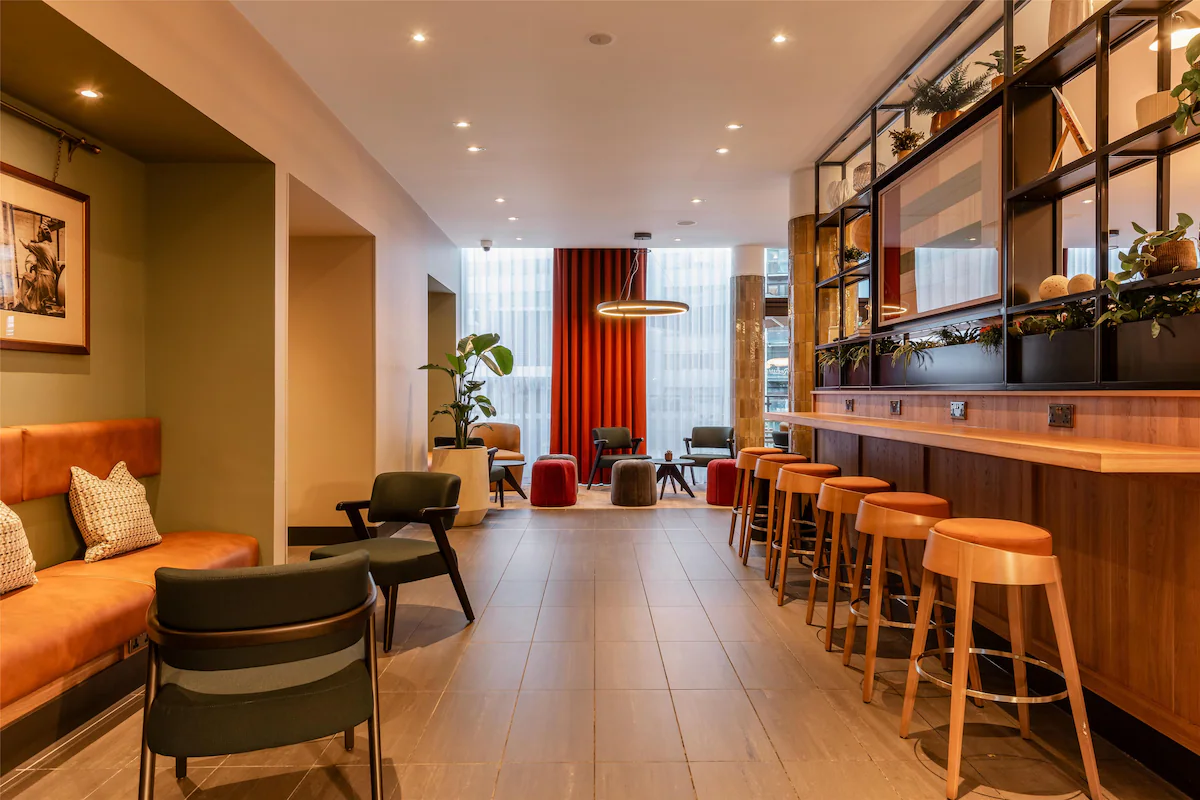 Radisson Hotel Manchester City Centre, A Verified Net Zero Hotel, Bar