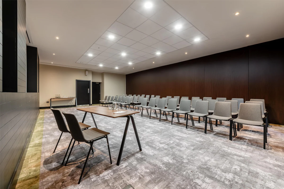 Radisson Hotel Manchester City Centre, A Verified Net Zero Hotel, Meeting room