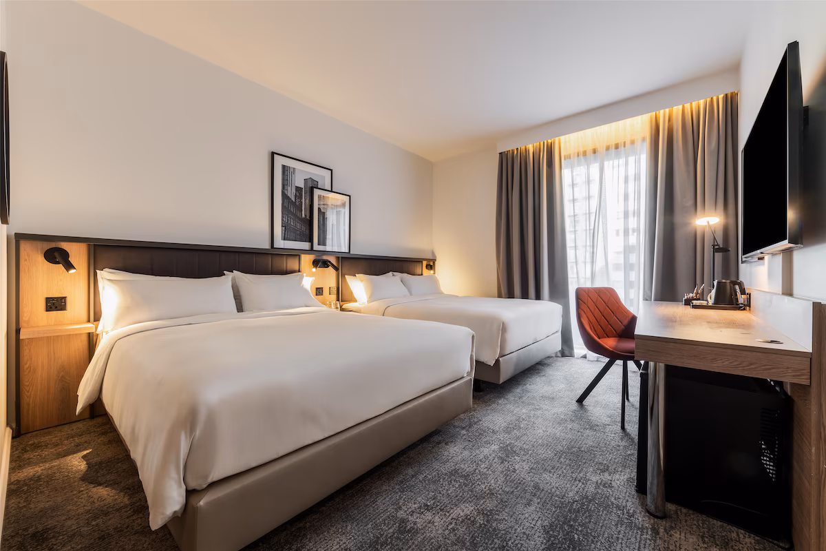 Radisson Hotel Manchester City Centre, A Verified Net Zero Hotel, Bedroom