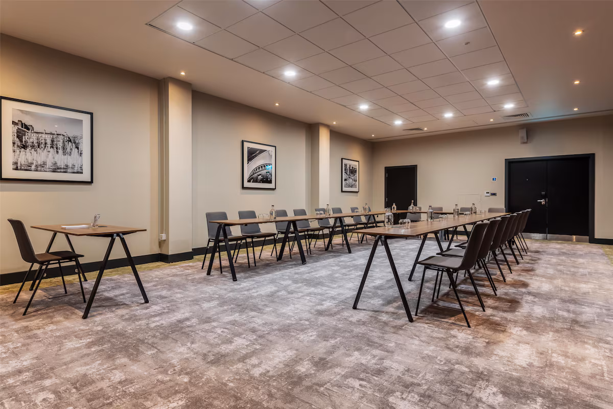 Radisson Hotel Manchester City Centre, A Verified Net Zero Hotel, Meeting room