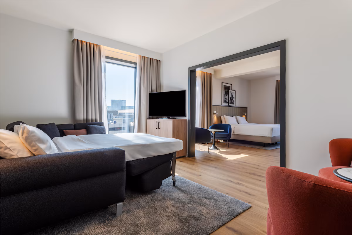 Radisson Hotel Manchester City Centre, A Verified Net Zero Hotel, Bedroom