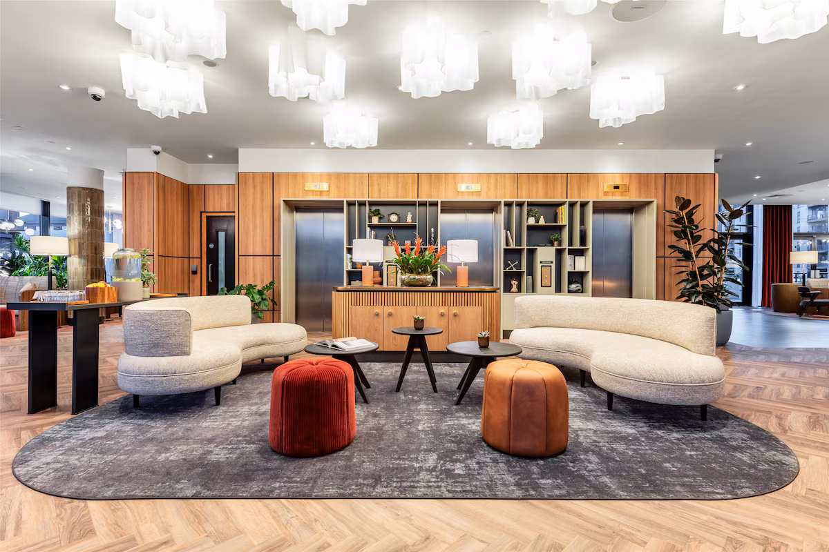 Radisson Hotel Manchester City Centre, A Verified Net Zero Hotel, Reception / foyer