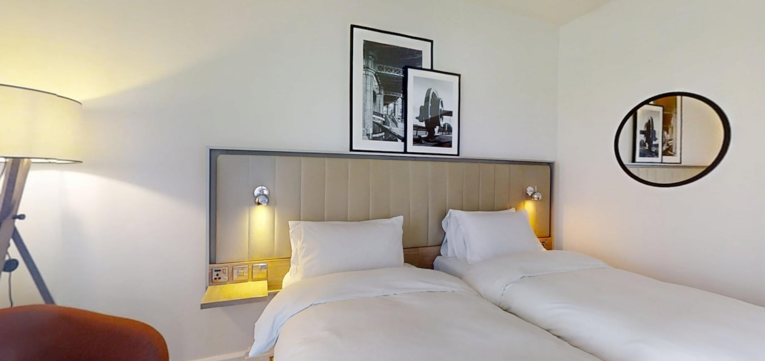 Radisson Hotel Manchester City Centre, A Verified Net Zero Hotel, Bedroom