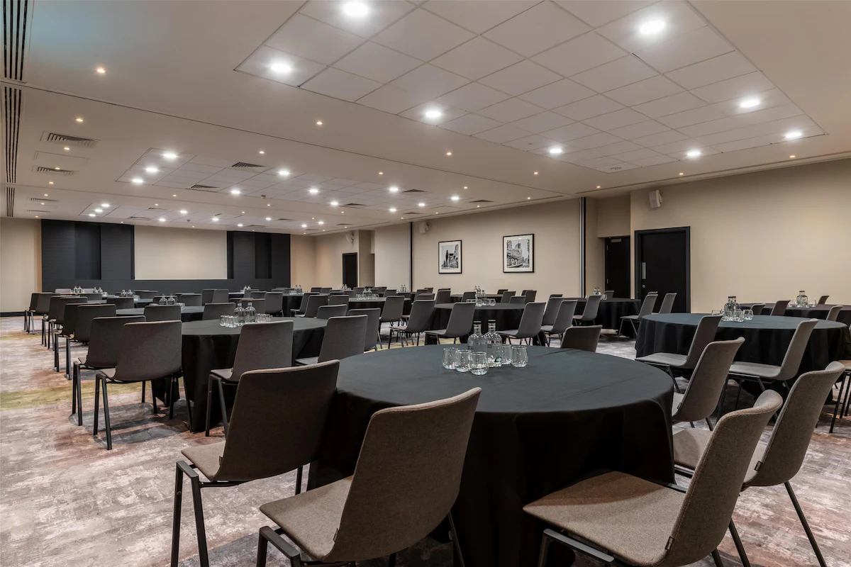 Radisson Hotel Manchester City Centre, A Verified Net Zero Hotel, Meeting room