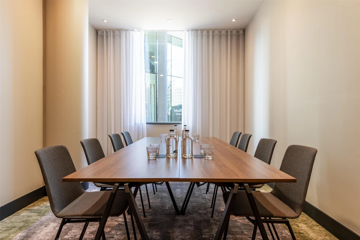 Radisson Hotel Manchester City Centre, A Verified Net Zero Hotel, Meeting room
