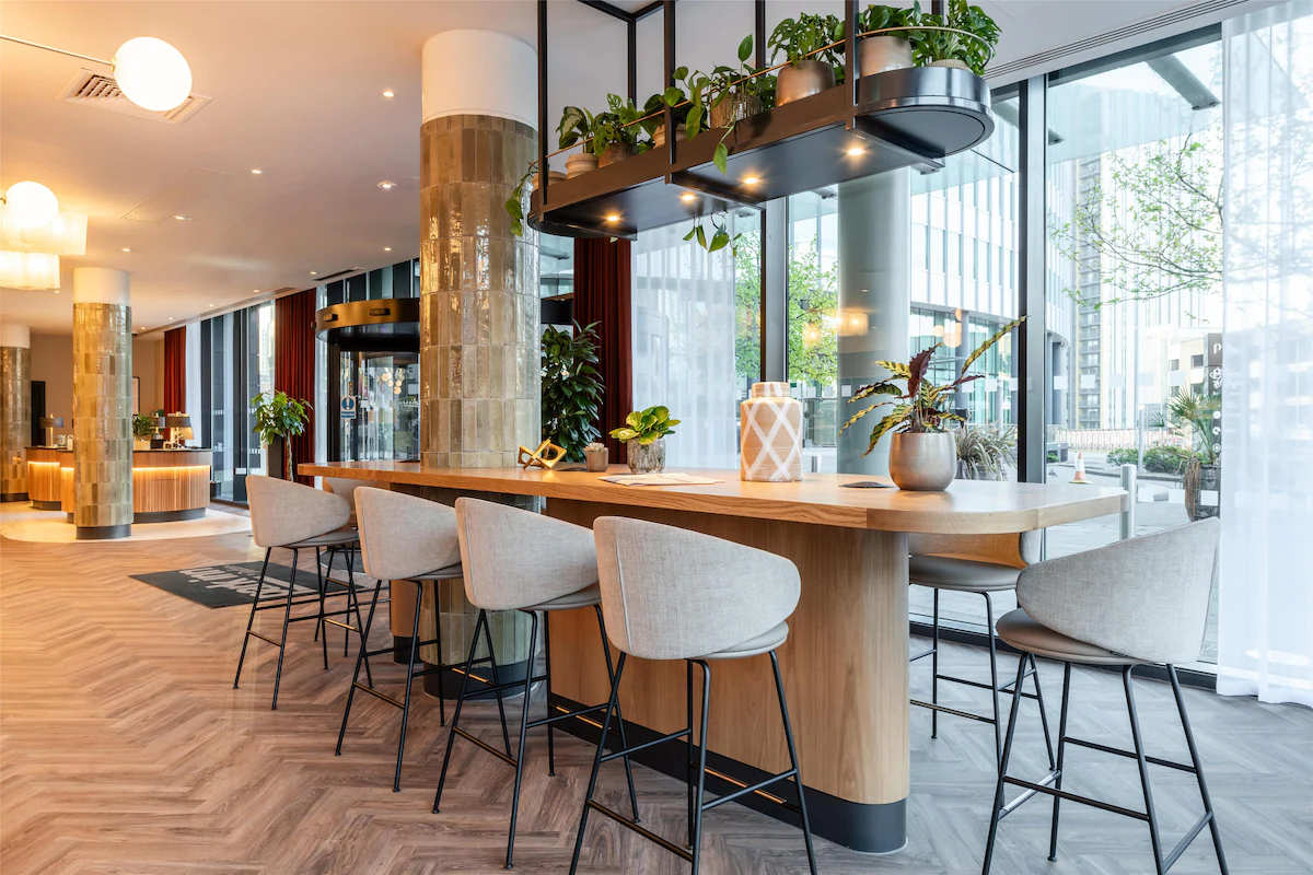 Radisson Hotel Manchester City Centre, A Verified Net Zero Hotel, Reception / foyer