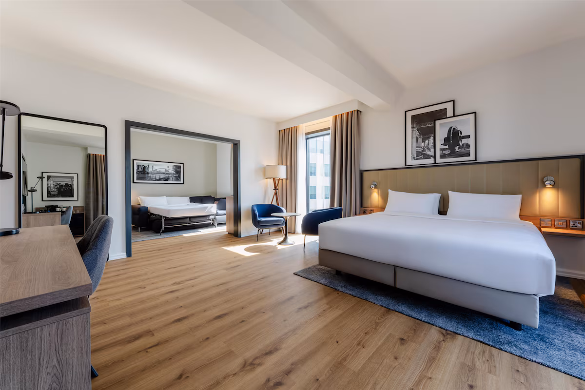 Radisson Hotel Manchester City Centre, A Verified Net Zero Hotel, Bedroom