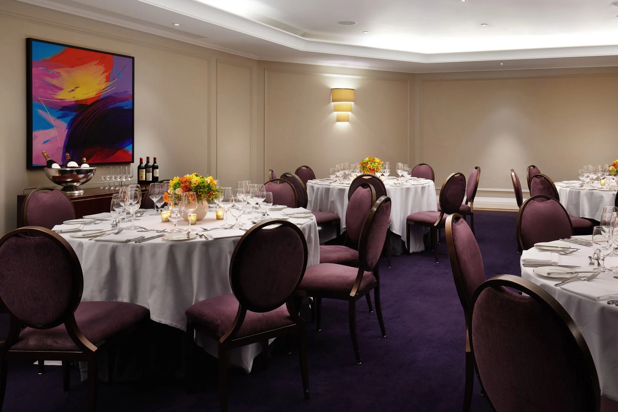Corinthia, The Nelson Room
