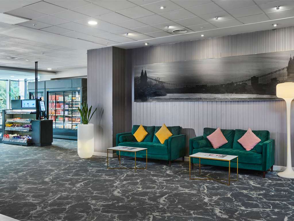 Novotel London West