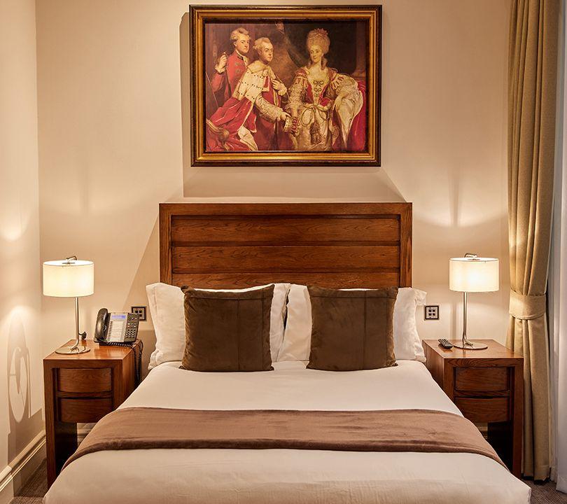 The Royal Horseguards and One Whitehall Place, Bedroom