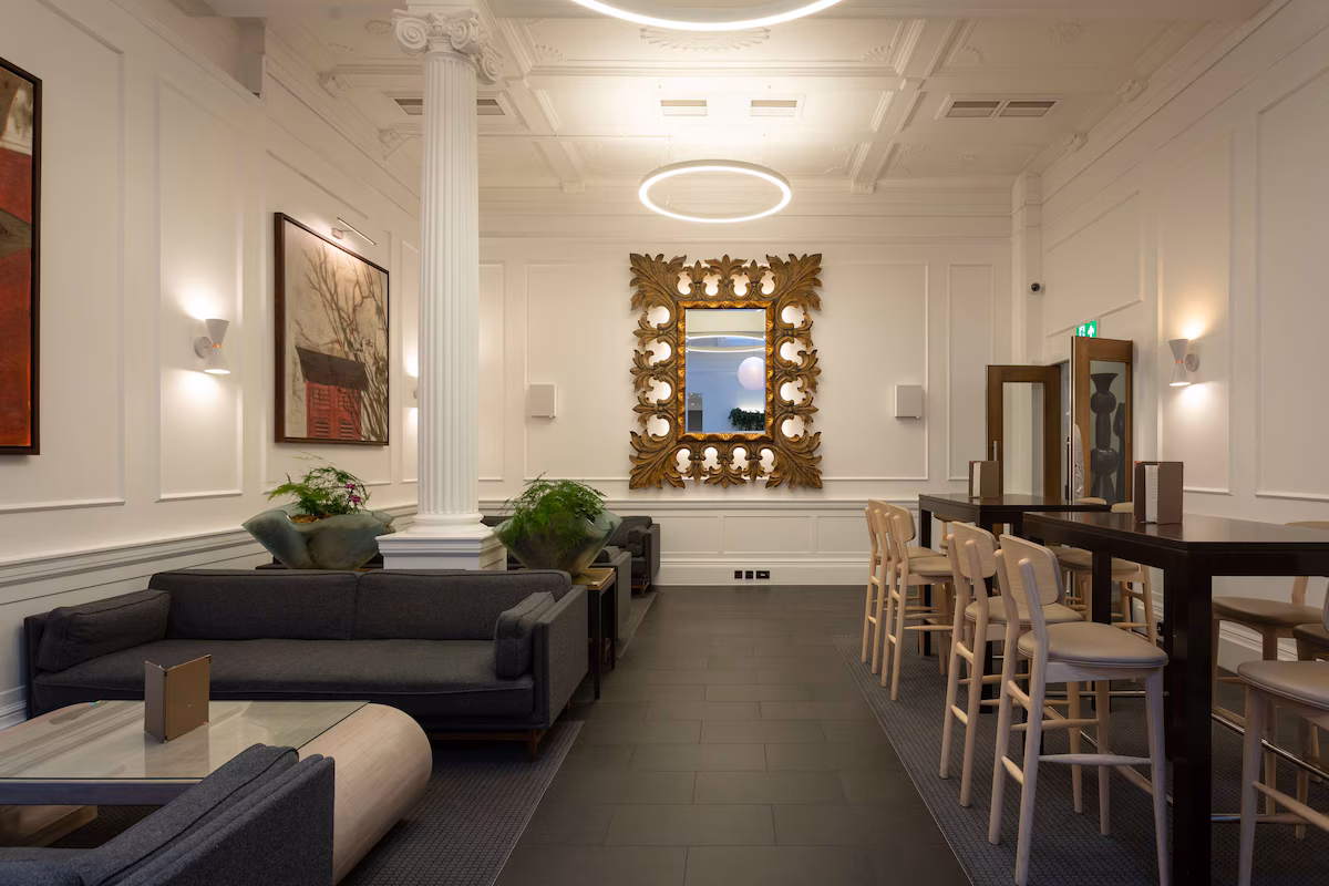 Radisson Blu Hotel, London Euston Square, Reception / foyer