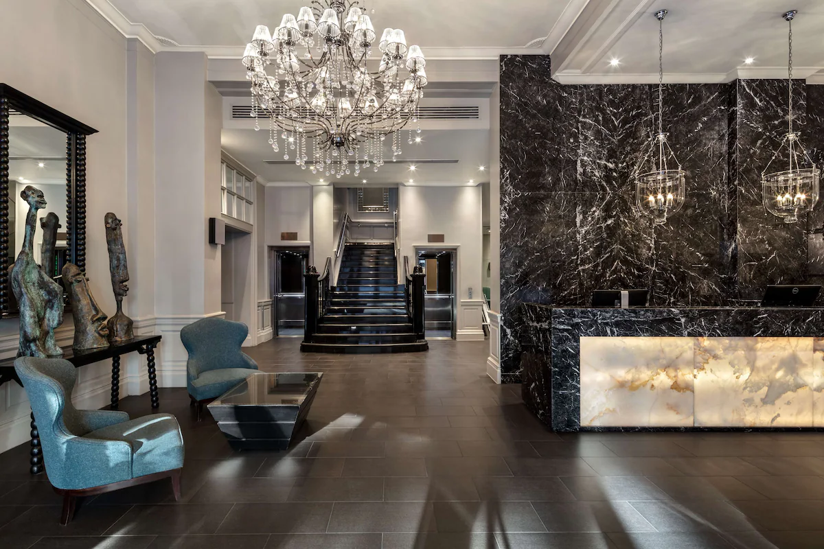 Radisson Blu Hotel, London Euston Square, Reception / foyer