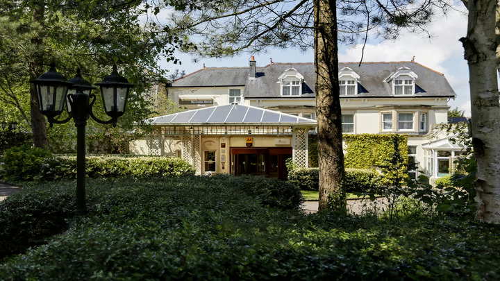Blunsdon House Hotel